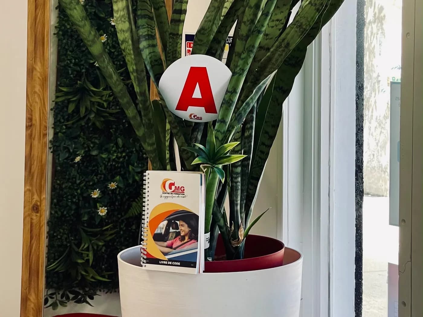 Disque « A » et livre de code GMG à l’entrée de Capesterre-Belle-Eau